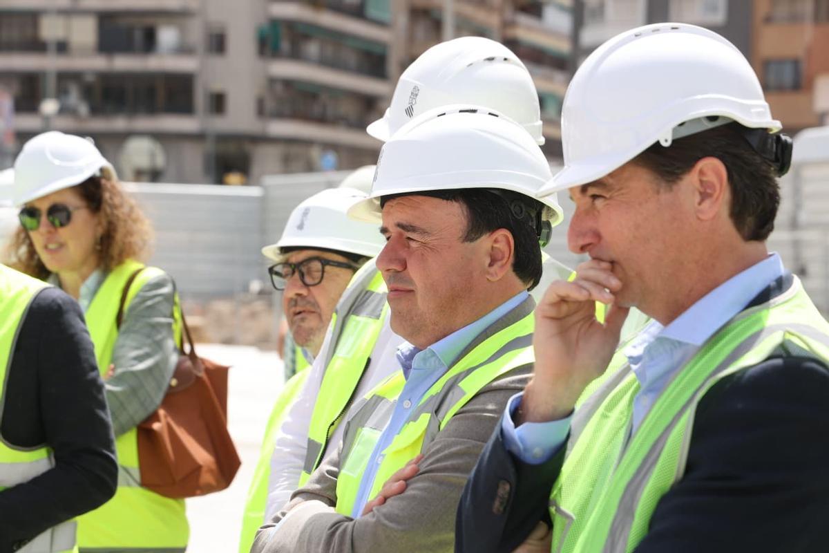 El presidente de la Generalitat, Juanfran Pérez Llorca, durante la visita a las obras.