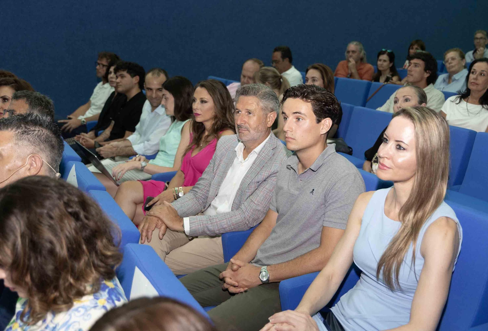 Jornada "Comunicación y Turismo": Reinventando los destinos a través de las emociones, organizado por DIRCOM