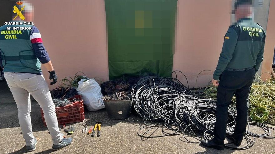 En prisión cuatro de los nueve detenidos por robar cable en Extremadura por valor de 300.000 euros