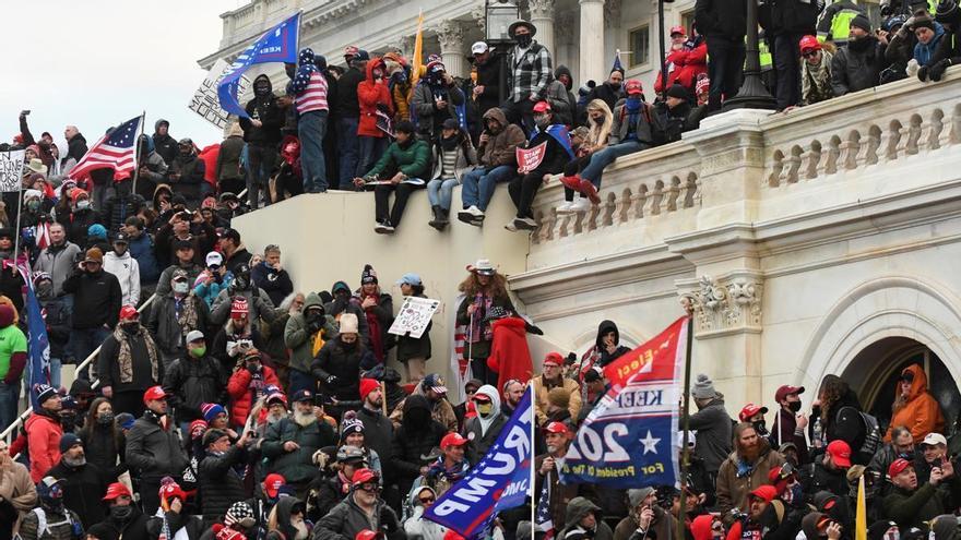 EEUU condena a cuatro miembros de Proud Boys por conspiración sediciosa por el asalto al Capitolio