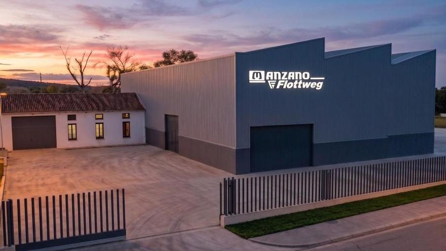 Calderería Manzano invierte 1,2 millones de euros en modernizar su fábrica de Bujalance: "Es el origen de lo que somos hoy"