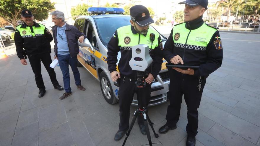 Un momento de la presentación del radar móvil.