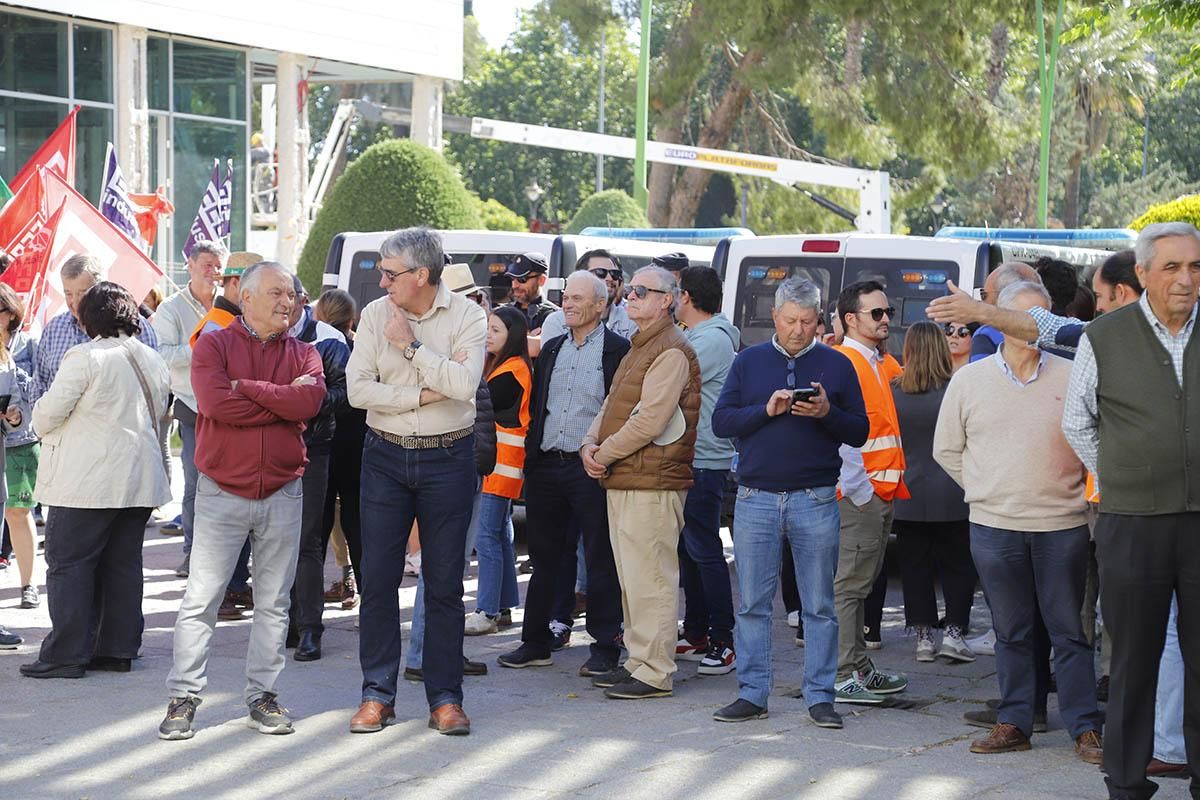 Reparto de naranjas reivindicativo de las organizaciones agrarias cordobesas