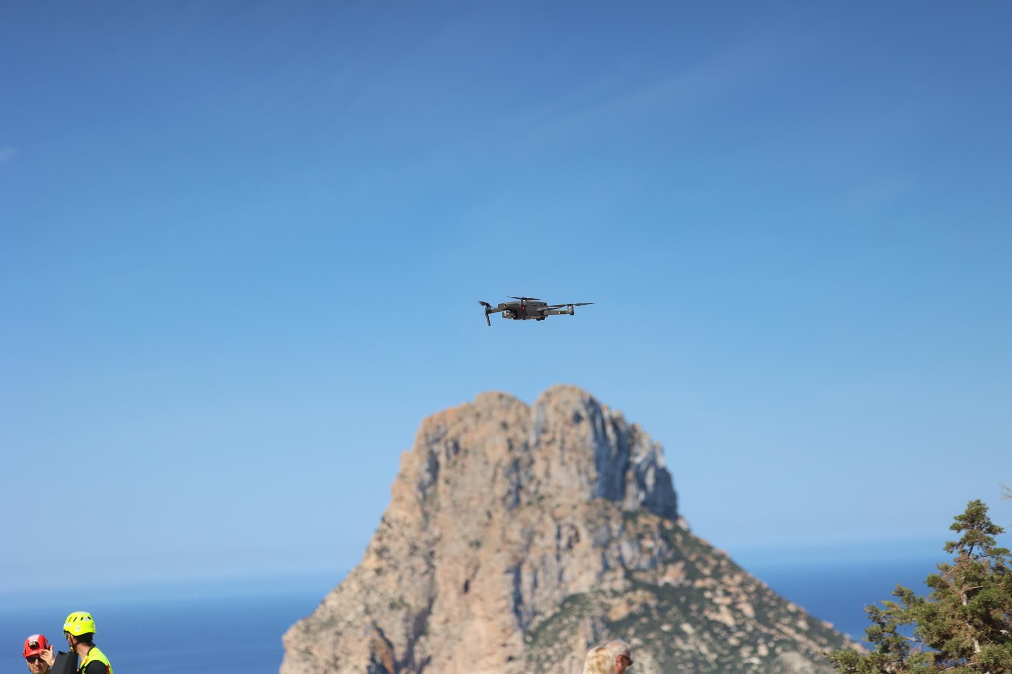 Simulacro de un rescate en Sa Pedrera