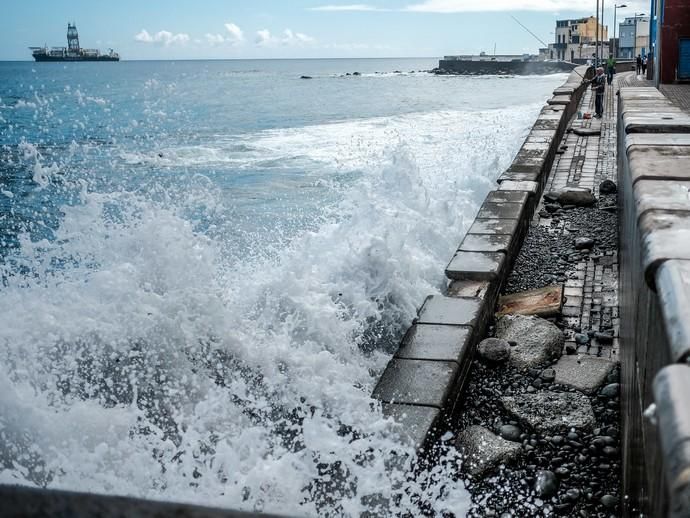 09-11-18. LAS PALMAS DE GRAN CANARIA. OLAS EN ...