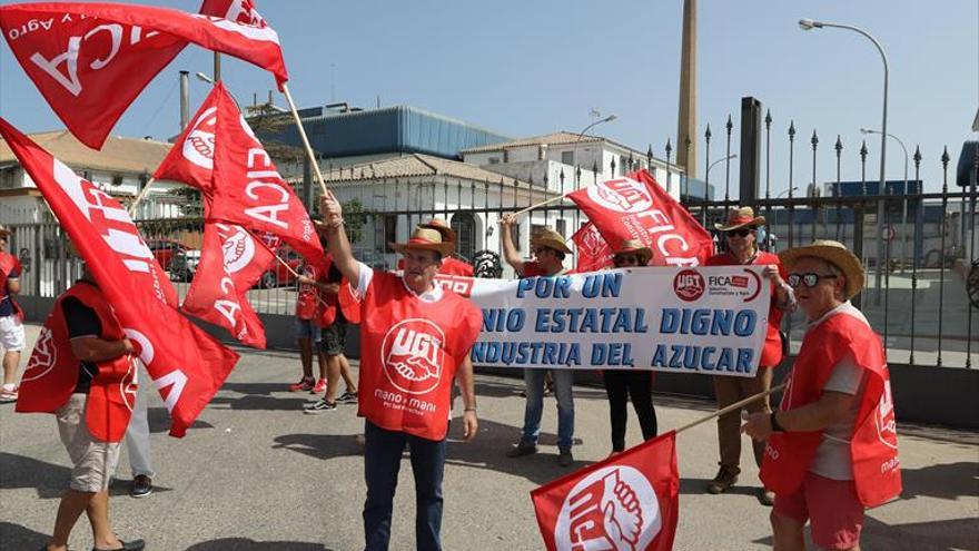 UGT seguirá con protestas hasta desbloquear el convenio del azúcar