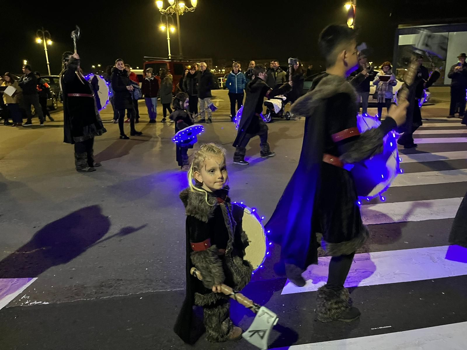 Gran noche de Carnaval en Ribadesella: todas las imágenes del desfile