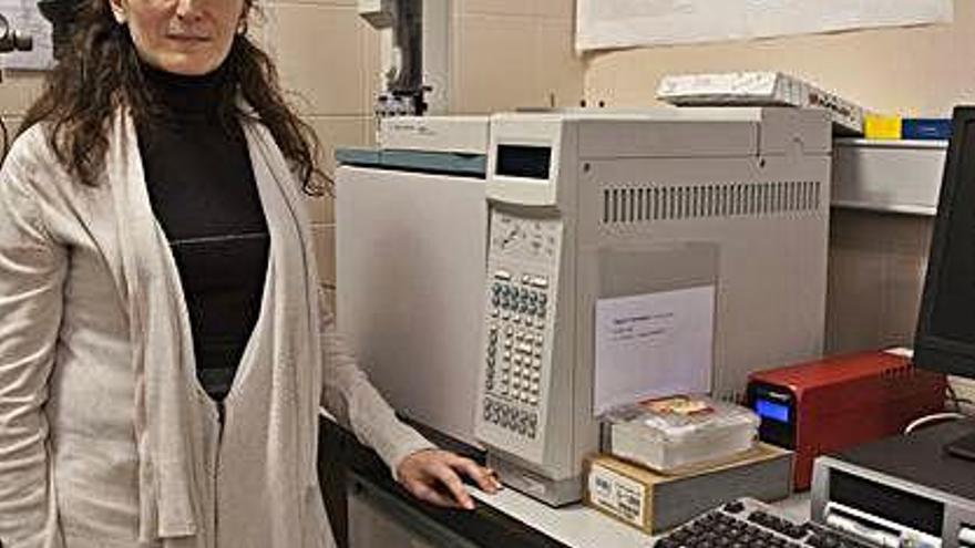 Isabel Revilla en el laboratorio del Campus Viriato.