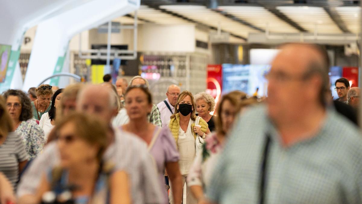 Viajeros en el aeropuerto Adolfo Suárez Madrid-Barajas.