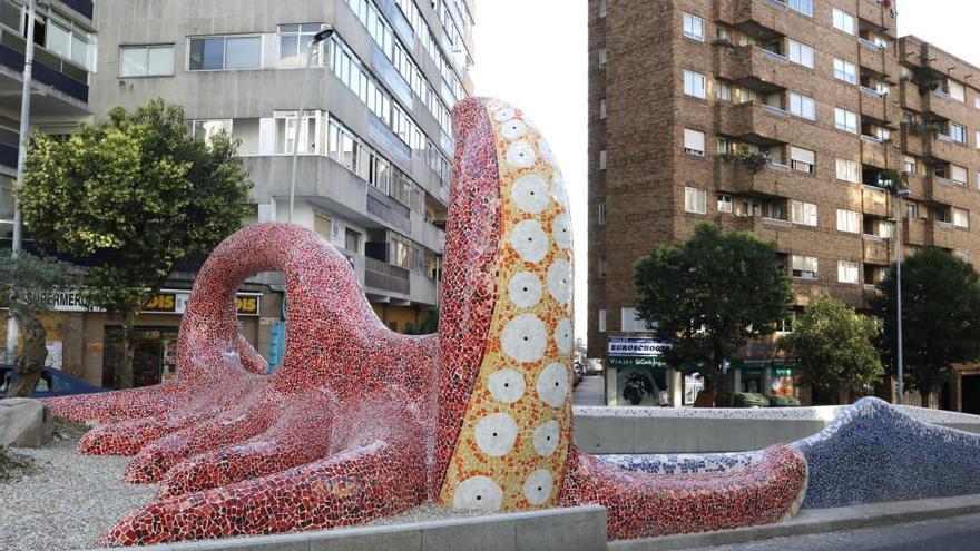 Mosaico situado en las entradas al túnel de Av. Gregorio Espino // Alba Villar