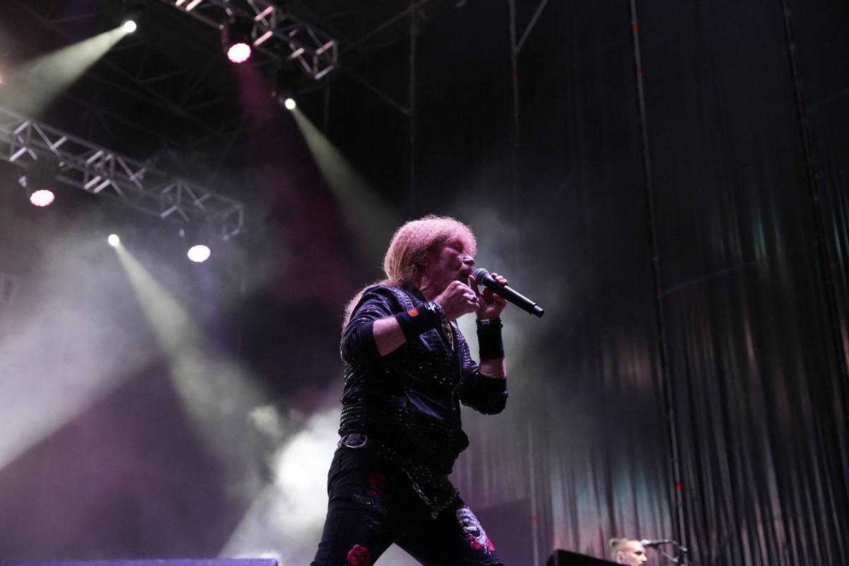 Medina Azahara desata la nostalgia en su último concierto en Badajoz