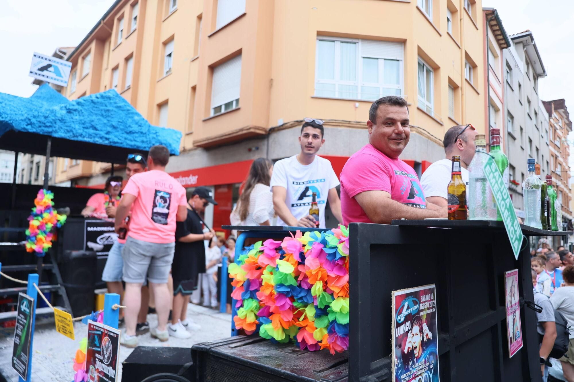 EN IMÁGENES: El desfile de carrozas por las fiestas del Carmen de Luancoi