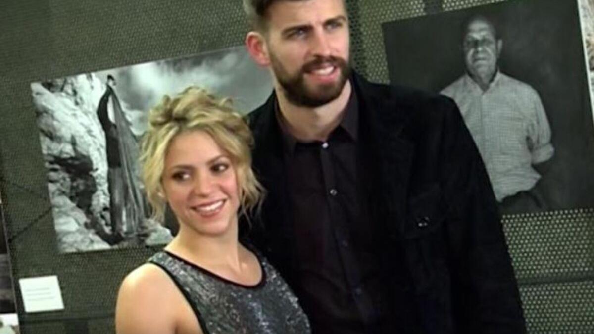 Shakira y Piqué soplan velas sin escupirse