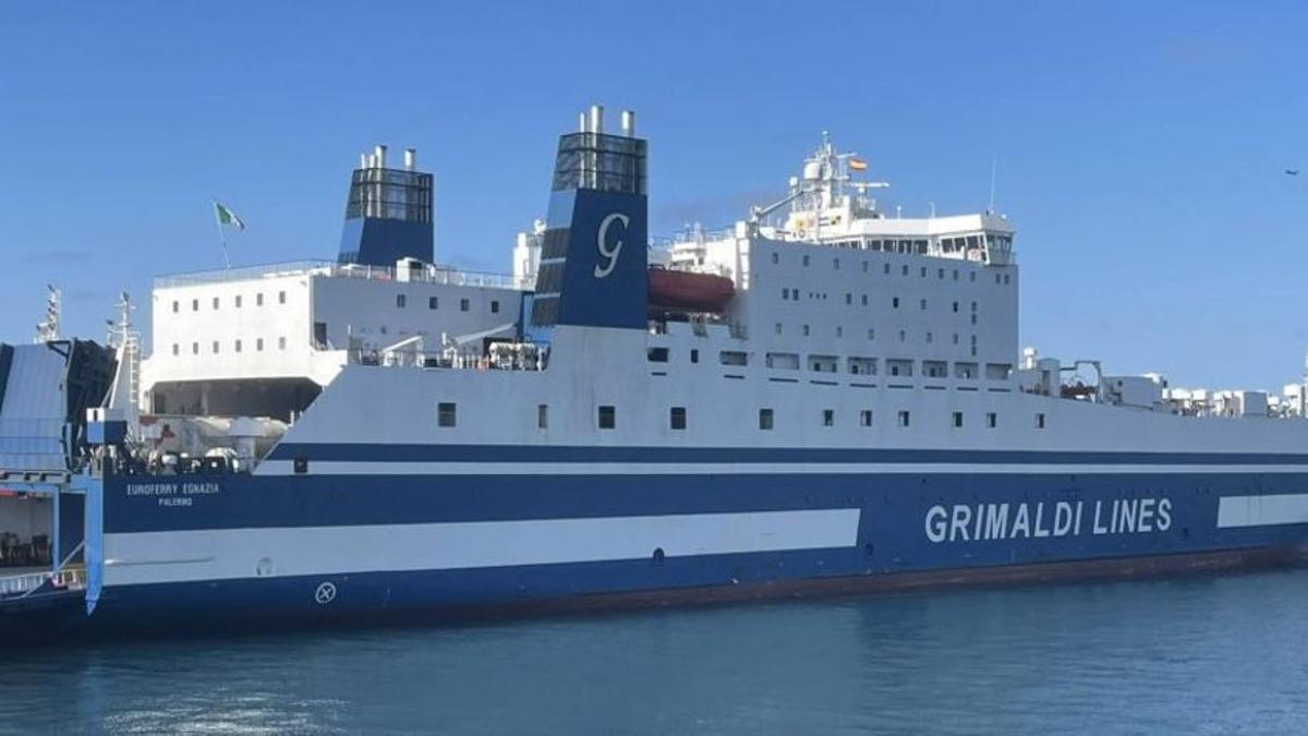 El ferry en el que se ha registrado el incendio.