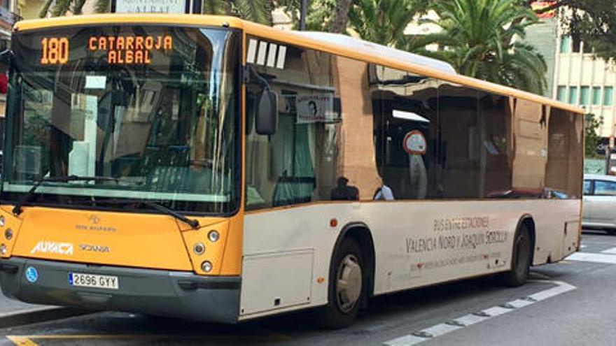 El autobús diurno que ya existe en los municipios. Foto: A.A.