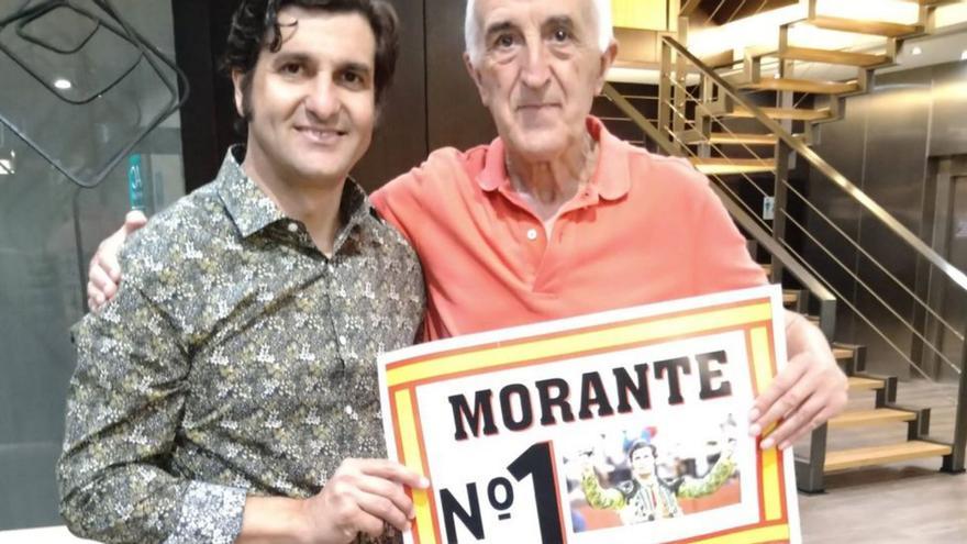 Morante brinda a un rendido zamorano las dos orejas logradas en el coso charro