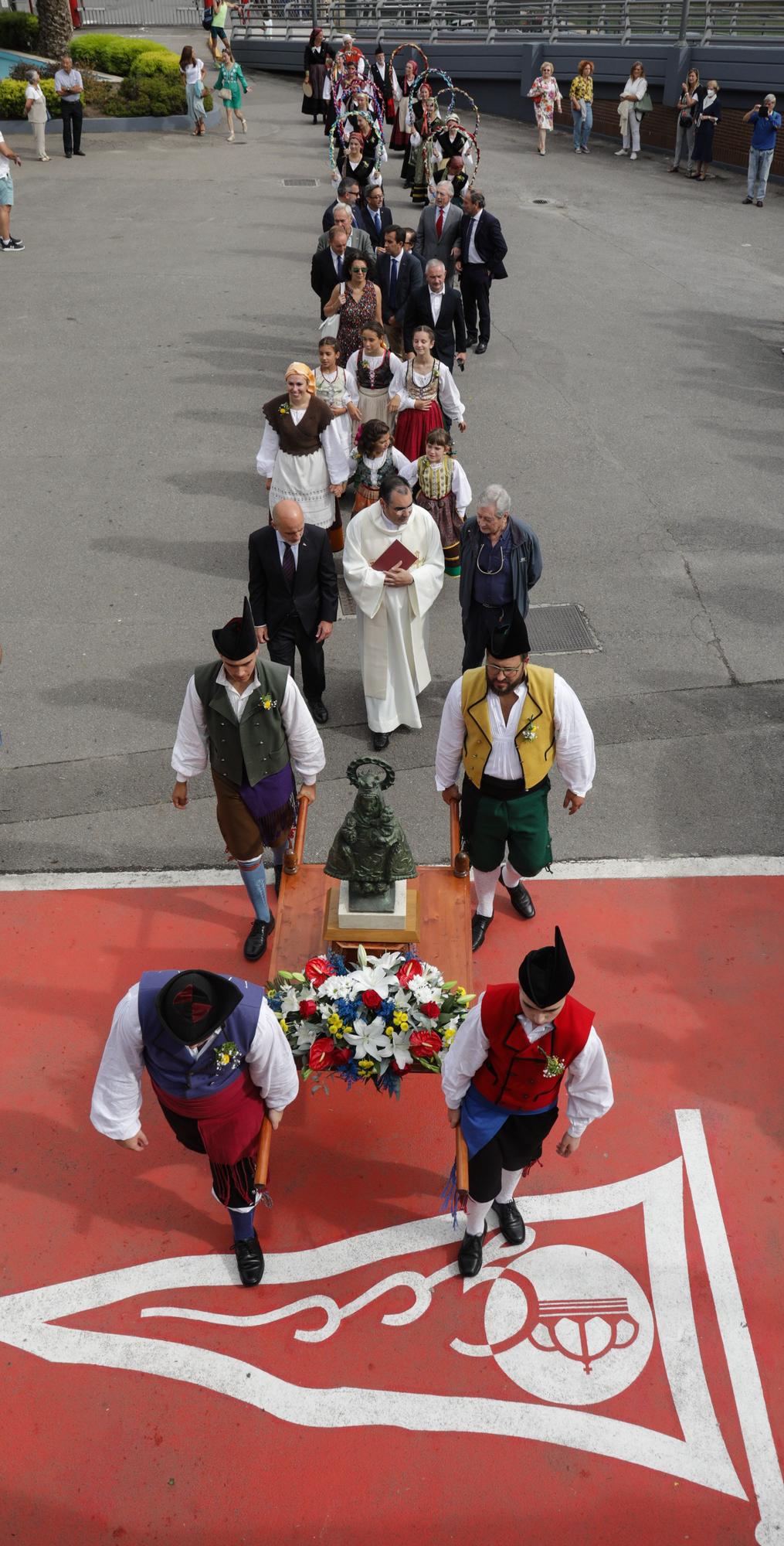 En imágenes: El Grupo Covadonga despide sus fiestas con homenajes