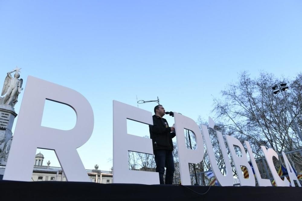 El membre sortint del Secretariat Nacional de l''ANC Jordi Pairó, a l''escenari de la manifestació