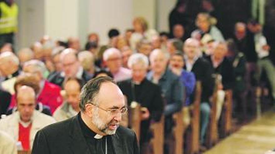 El arzobispo, Jesús Sanz, ayer en la capilla mayor del Seminario.