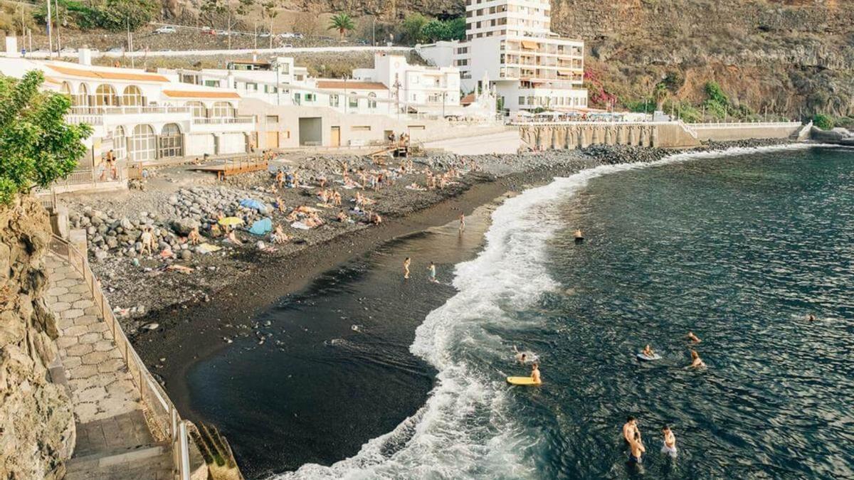 Playa de San Marcos, en Icod de los Vinos.