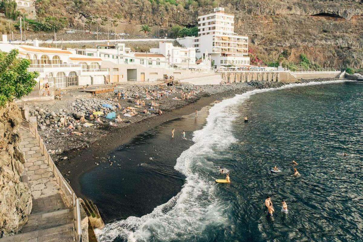 Playa de San Marcos, en Icod de los Vinos.