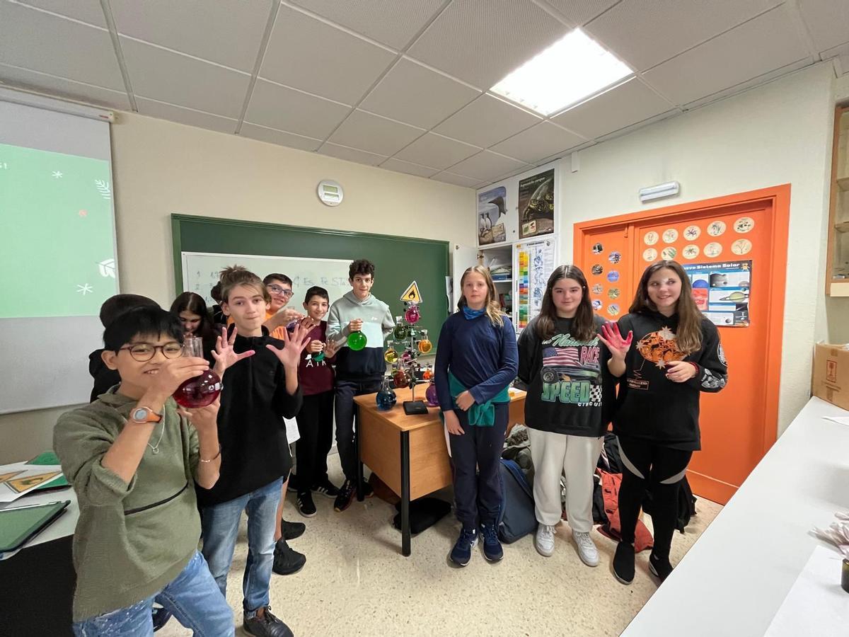 Club de Ciencias del IES A Paralaia.