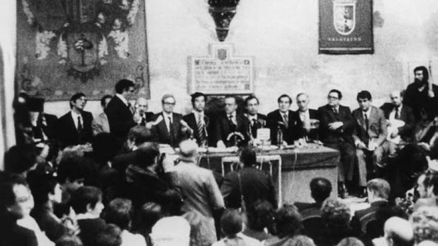 El 9 de abril de 1978, nació la Diputación General de Aragón en un acto solemne celebrado en la Iglesia de San Pedro de los Francos en Calatayud.