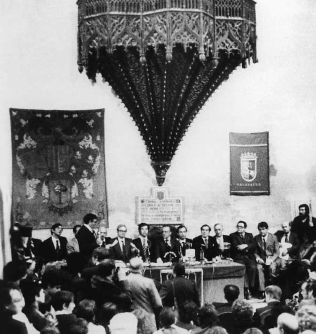 El 9 de abril de 1978, nació la Diputación General de Aragón en un acto solemne celebrado en la Iglesia de San Pedro de los Francos en Calatayud.