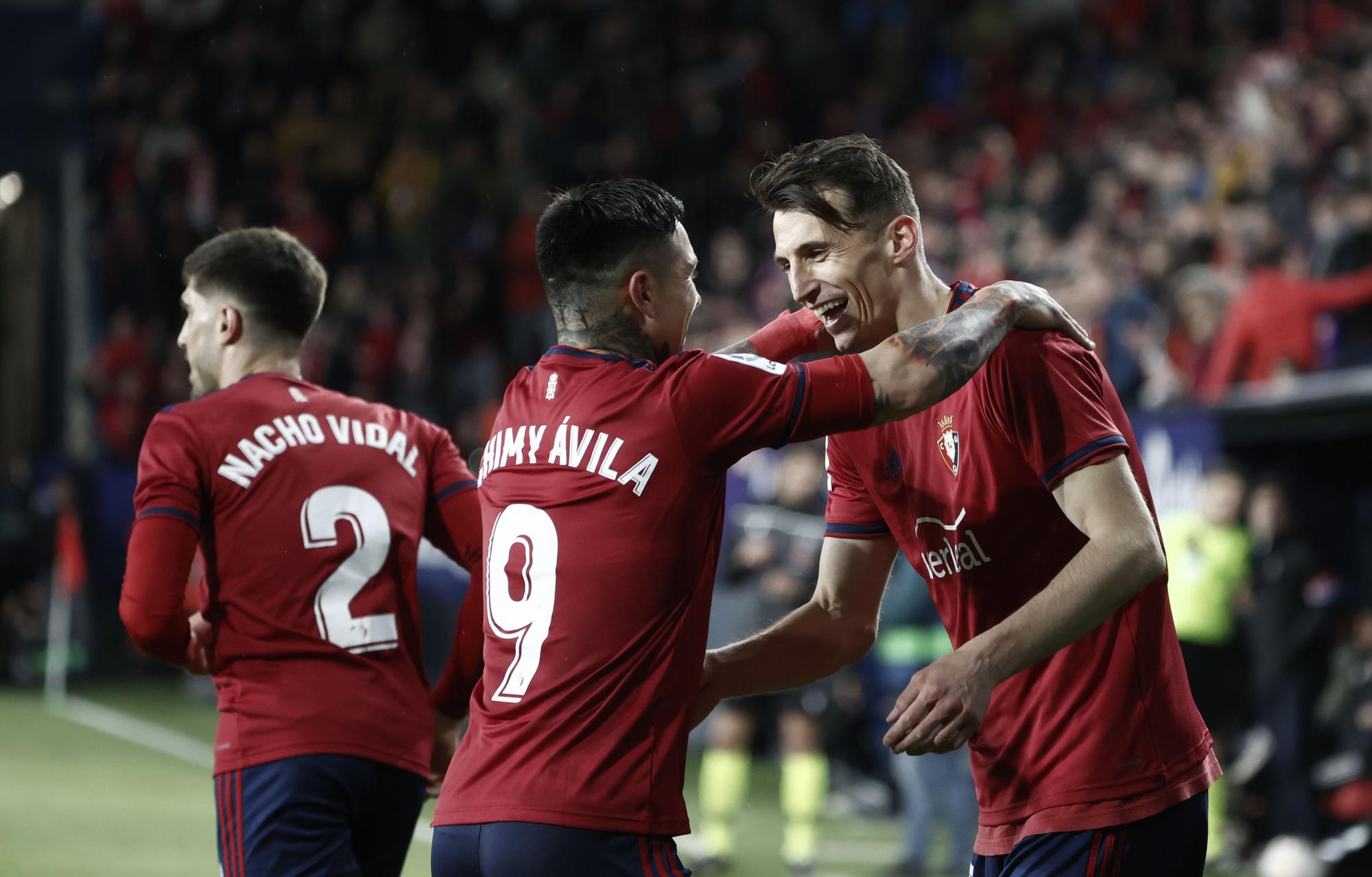 El Madrid doblega a Osasuna al descanso (1-2)