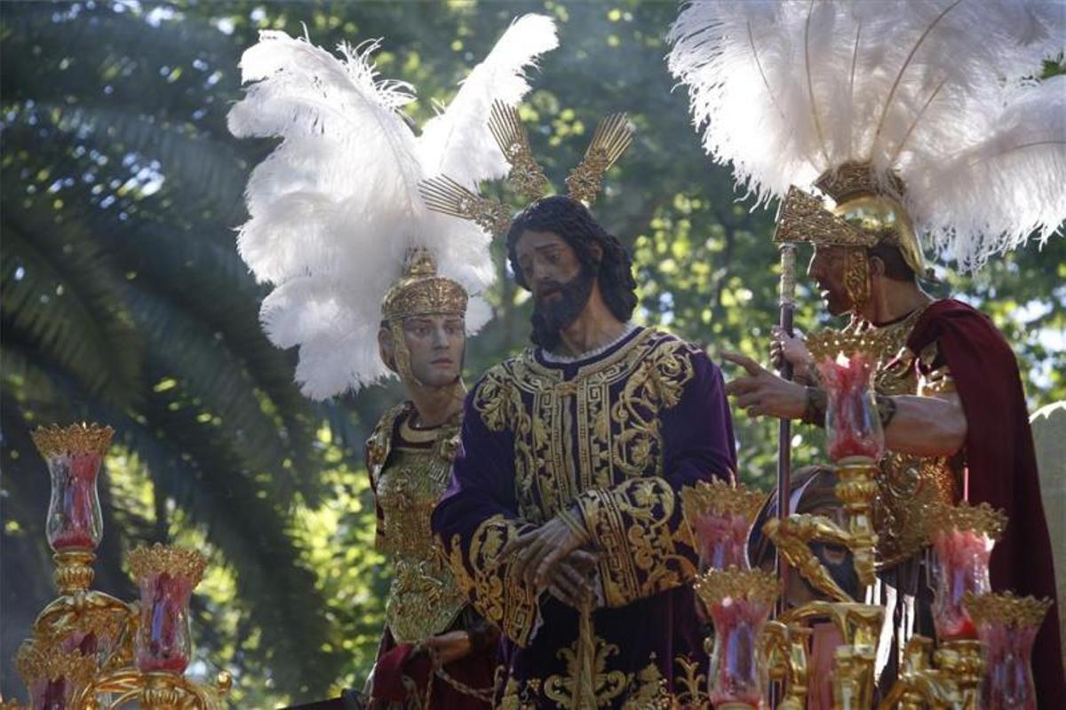 Una tarde primaveral envuelve a las cofradías el Lunes Santo