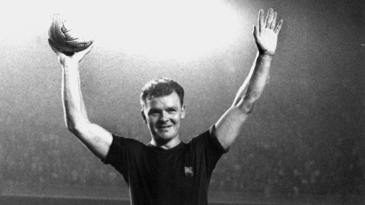 Kubala, en su despedida como jugador del Barça.