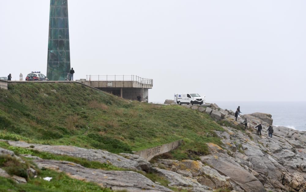 Hallado un cadáver en unas rocas junto al Milleniu