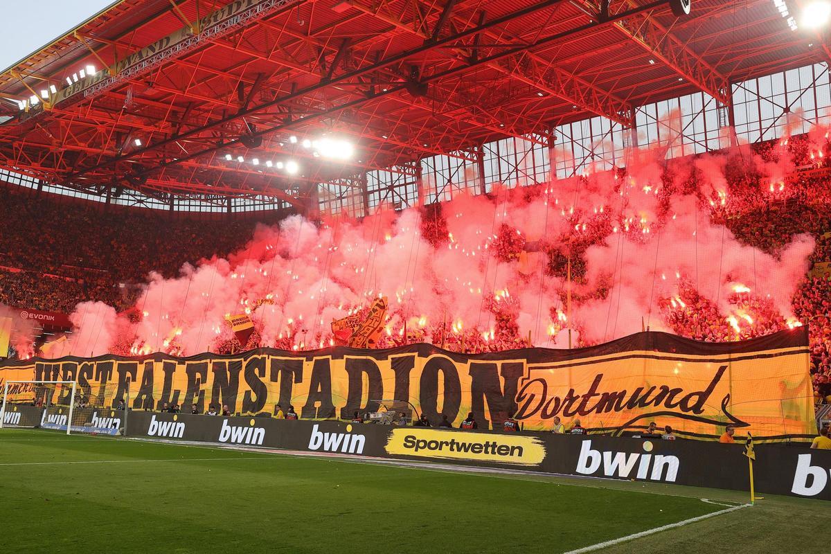 Tifo del Borussia Dortmund en el último partido de Bundesliga como local ante el Stuttgart.