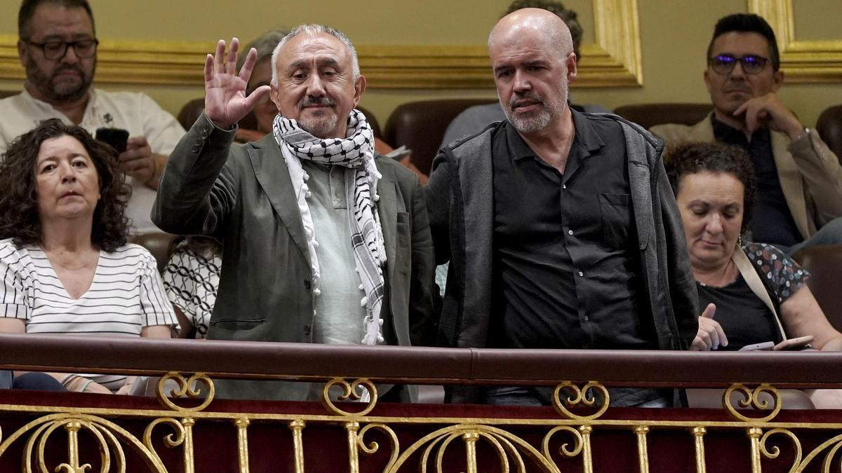 Los sindacalistas Unai Sordo y Pepe Álvarez, en el Congreso de los Diputados.