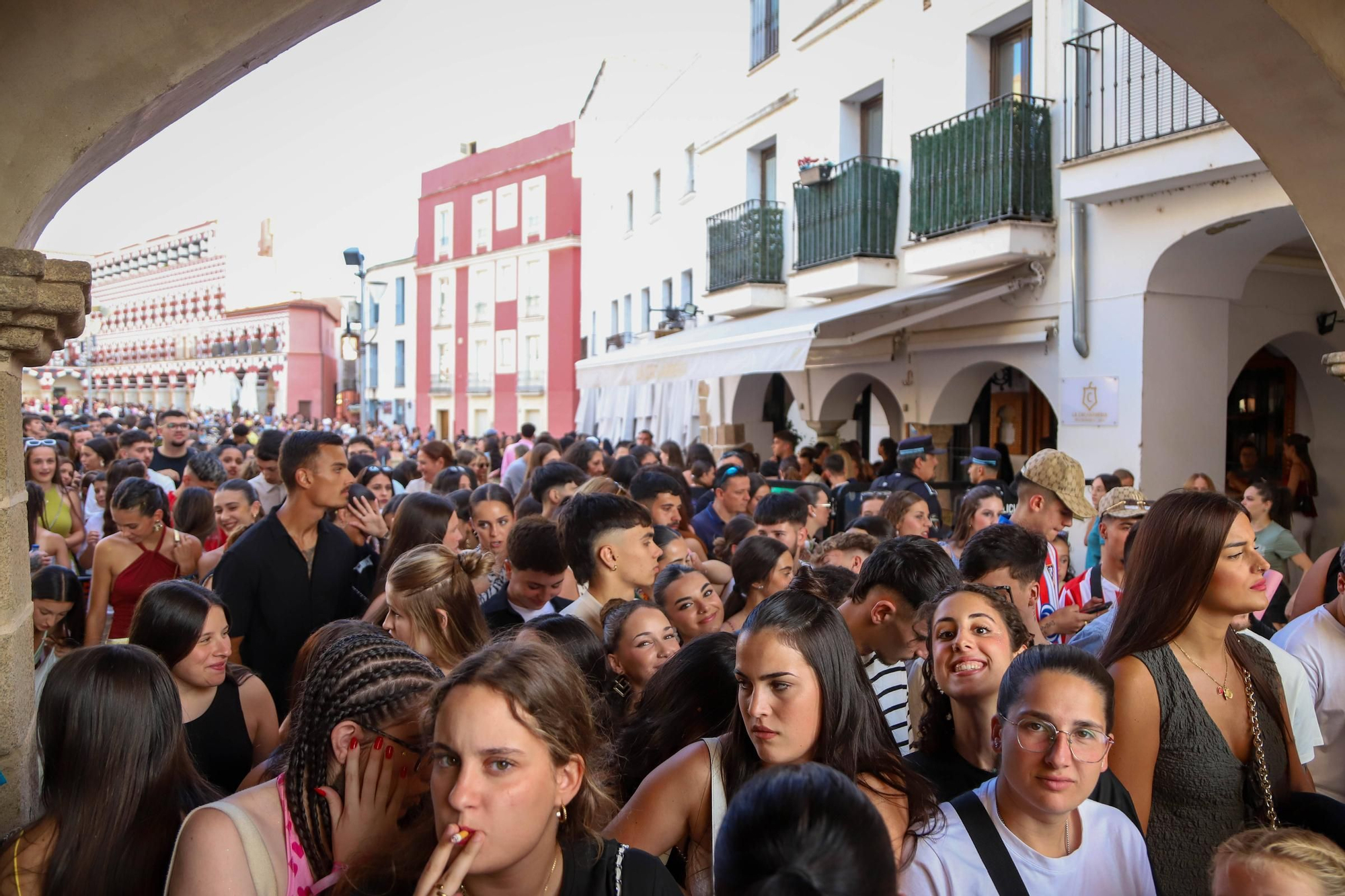 Colas para el concierto de Cano en Badajoz