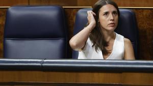 La ministra de Igualdad, Irene Montero, asiste al Pleno en el que el Congreso de los Diputados ha aprobado la ley de garantía integral de la libertad sexual o ley del sólo sí es sí.