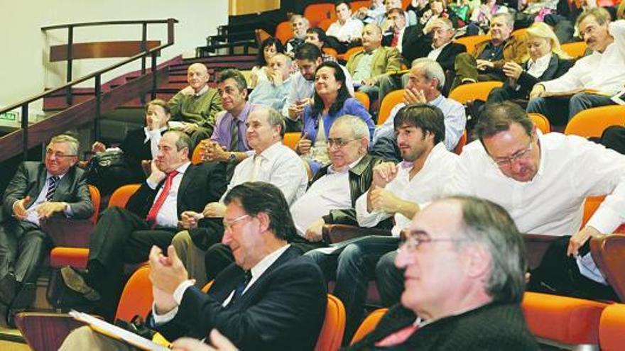 Participantes en la jornada de emprendedores, en el Paraninfo de la Laboral.