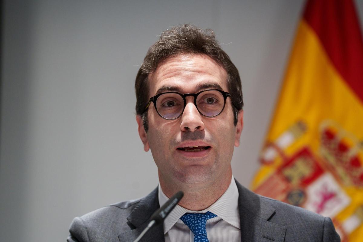 El ministro de Economía y Comercio, Carlos Cuerpo, durante una rueda de prensa posterior al Consejo Interterritorial de Internacionalización, en la sede del Ministerio, a 19 de mayo de 2025, en Madrid (España).