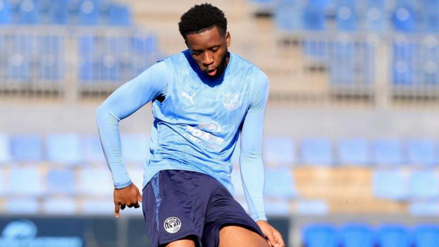 El Sporting completa las salidas al oficializar la cesión de Kembo al Ibiza