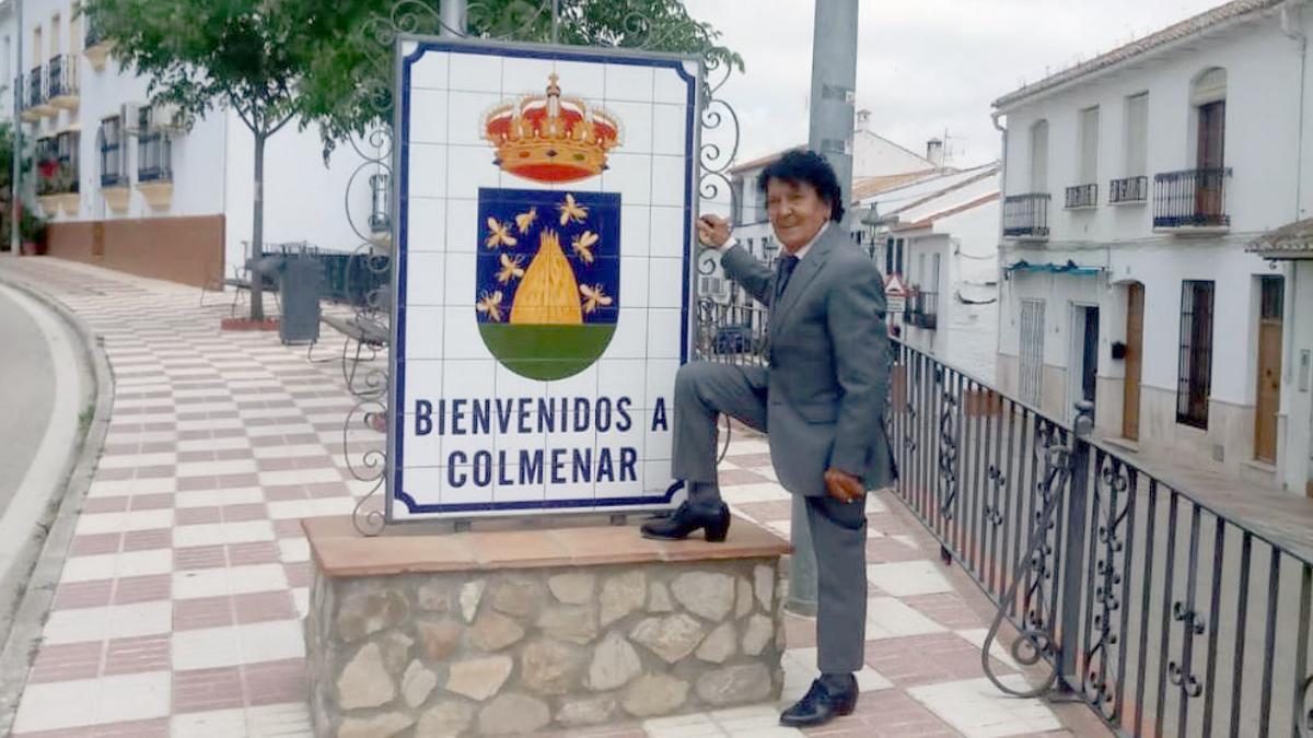 Emi Bonilla, la semana pasada, en la entrada de Colmenar, donde vive desde el año pasado.