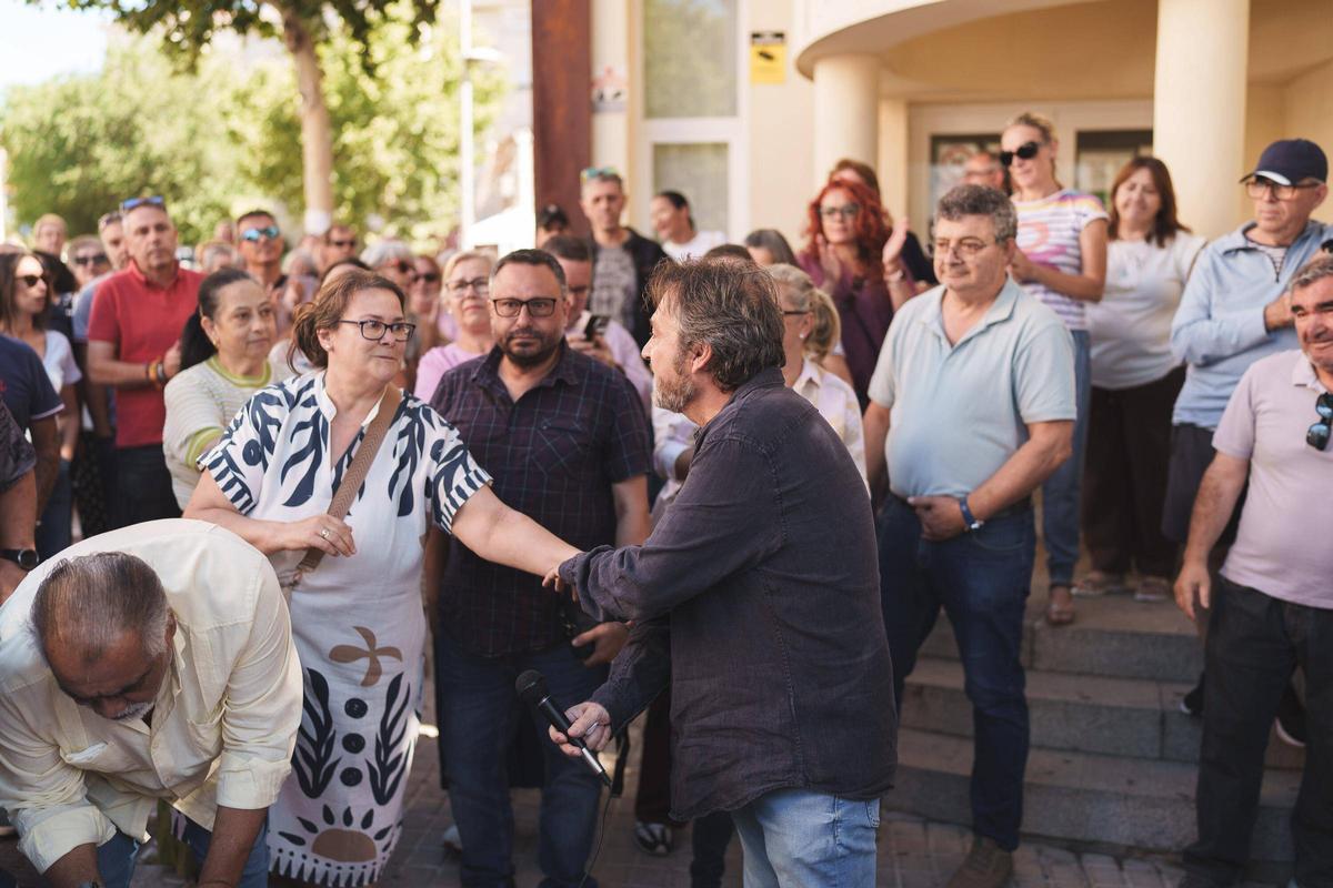 Fotogalería | Mérida arropa a Juan Carlos Nieto, el funcionario del SEPE expedientado por atender sin cita previa Fotogalería | Mérida arropa a Juan Carlos Nieto, el funcionario del SEPE expedientado por atender sin cita previa