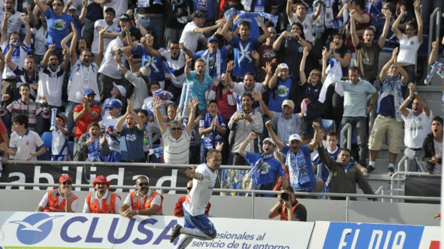 Momento de la celebración del 2-0 en el derbi de 2009.