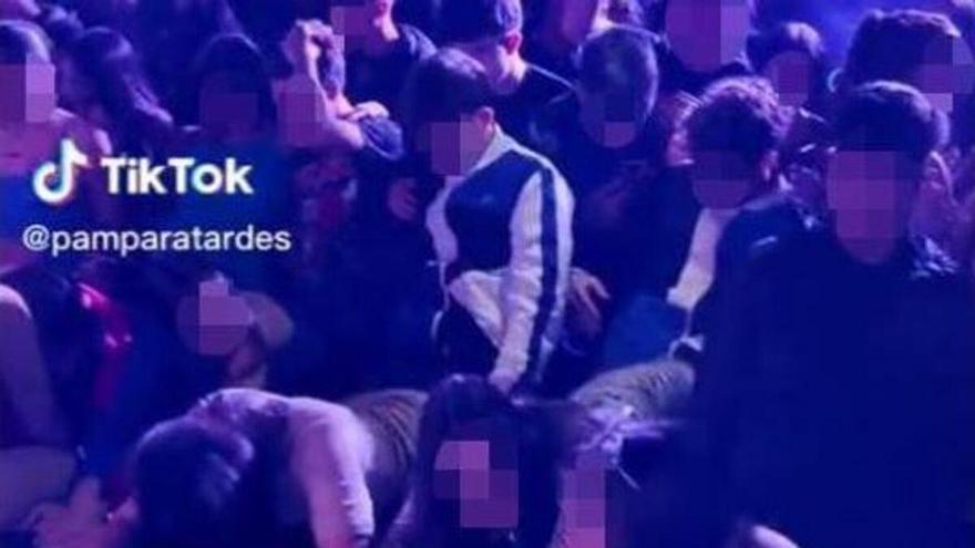 Viral ‘perreo’ de menores en una discoteca que escandaliza a las redes