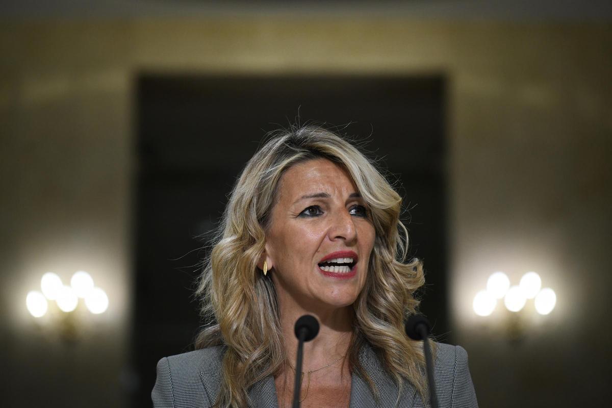 La vicepresidenta segunda, Yolanda Díaz, este miércoles en la firma de un acuerdo con los sindicatos.