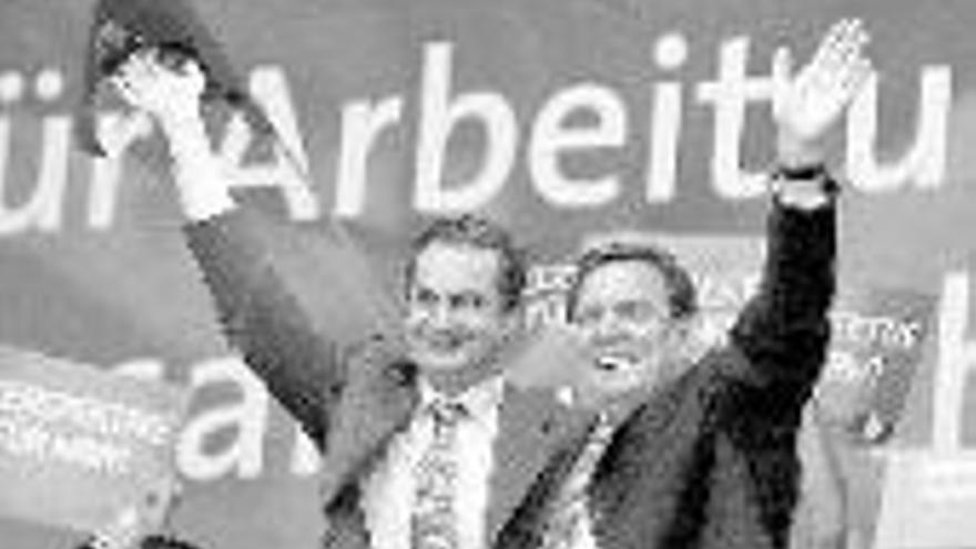 Zapatero invoca a Brandt e Irakal apoyar al SPD en Alemania