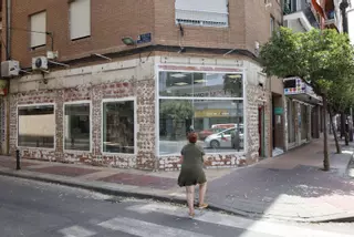 Los bajos ‘premium’ del centro de Murcia se comen al pequeño comercio de barrio