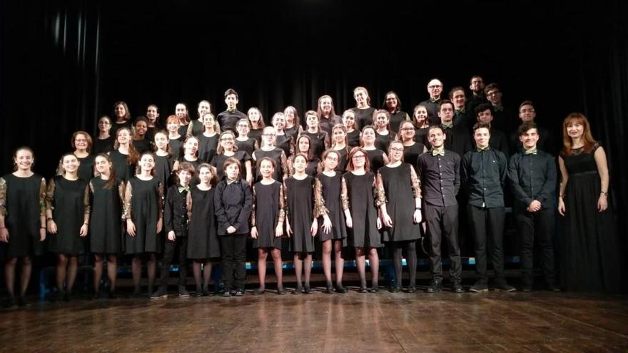 El coro en el Teatro Don Bosco de Roma. // IES Xunqueira