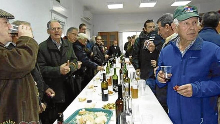 El jurado falla los premios del certamen de vinos de pitarra de Talaveruela