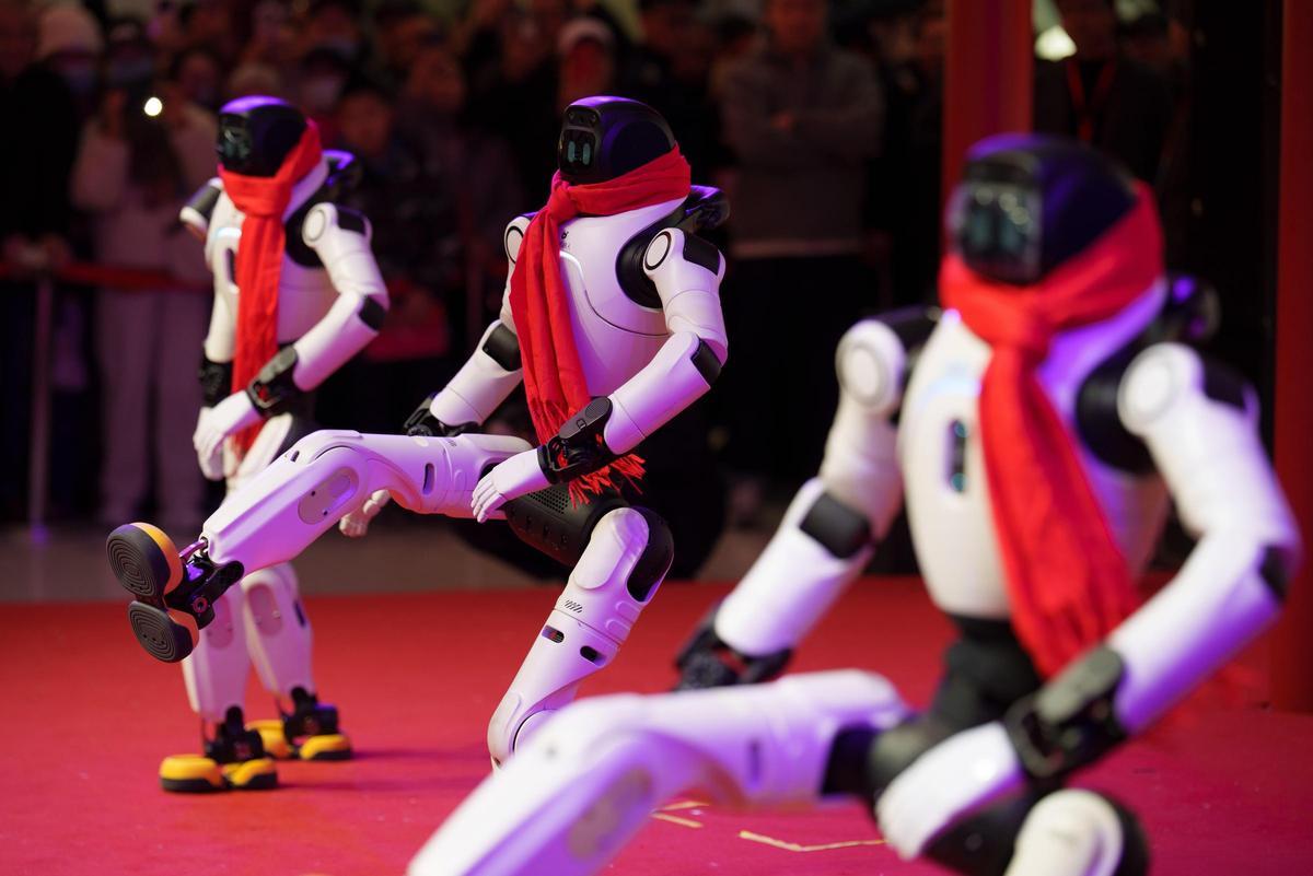 Çin Yeni Yılı galasındaki bazı robotların viral dansı, bu androidlerin satışını artırdı