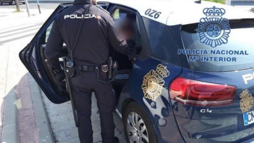 Amenaza a un joven con &quot;escacharle la cabeza&quot; y le roba 10 euros